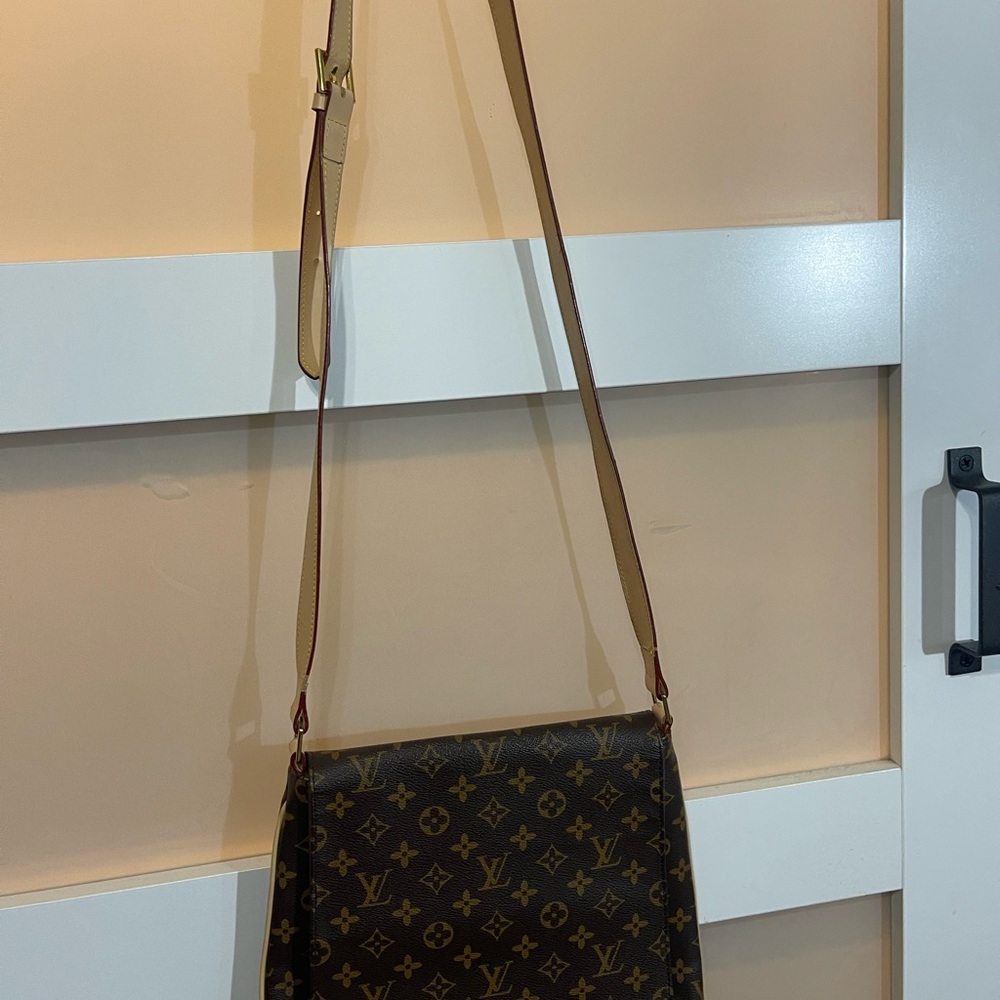 Louis Vuitton Dark Brown Monogram Crossbody Bag - Picture 3 of 5